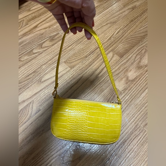 Forever 21 Yellow Croc-Embossed Women's Bag NWOT - Picture 2 of 11